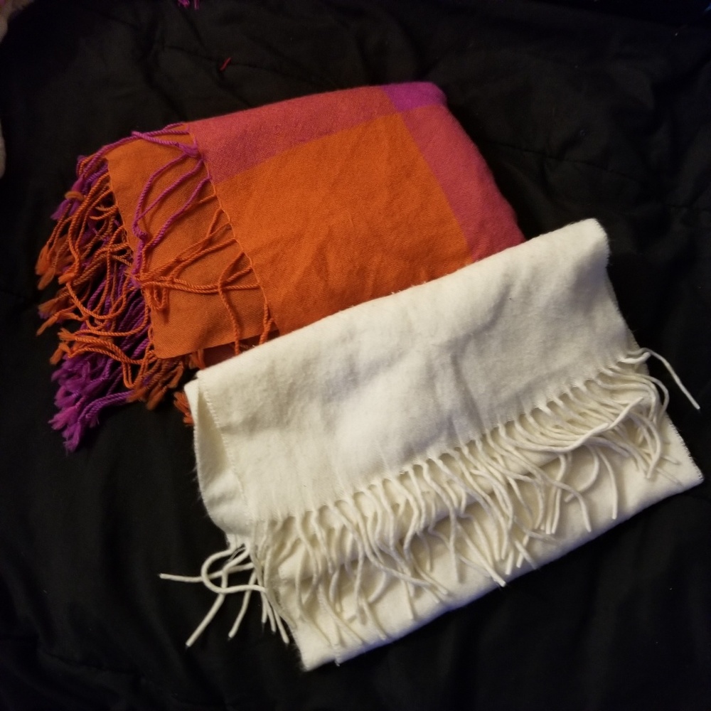 3/$20 Lot of 2 beautiful scarfs